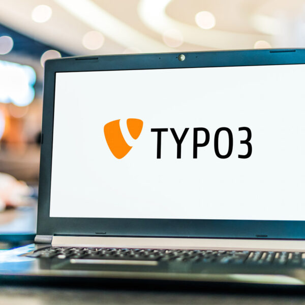Laptop mit TYPO3-Logo